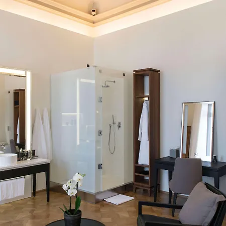 Aman Otel 5*