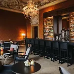 Aman Hotel 5*