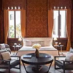 Aman Hotel 5*