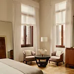 Aman Hotel