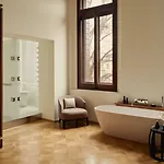 Aman Hotel