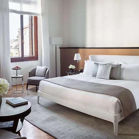 Aman Hotel 5*