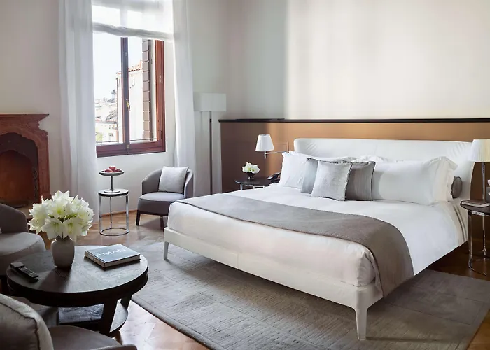 Aman Hotel 5*